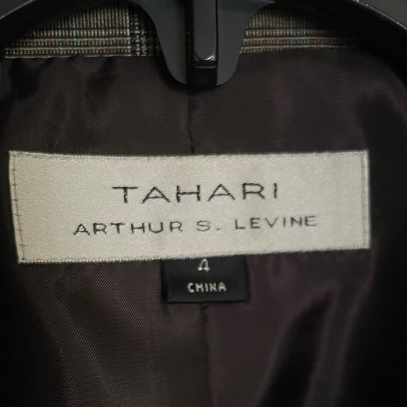 Blazer - Picture 6 of 7